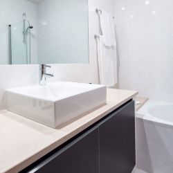 Modern bathroom at Baia da Luz apartment