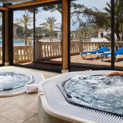Jacuzzi with a view, Villamil Hotel 
