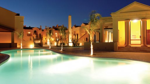 Baia da Luz apartments at night