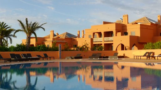 Amendoeira apartments in the evening sun, Algarve