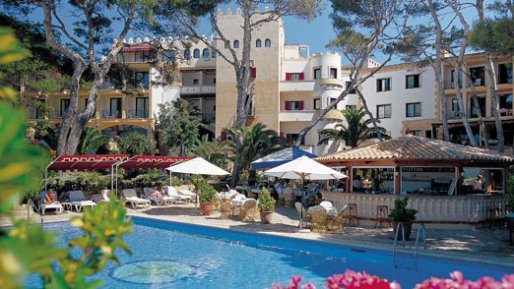 The swimming pool at Villamil Hotel, Mallorca