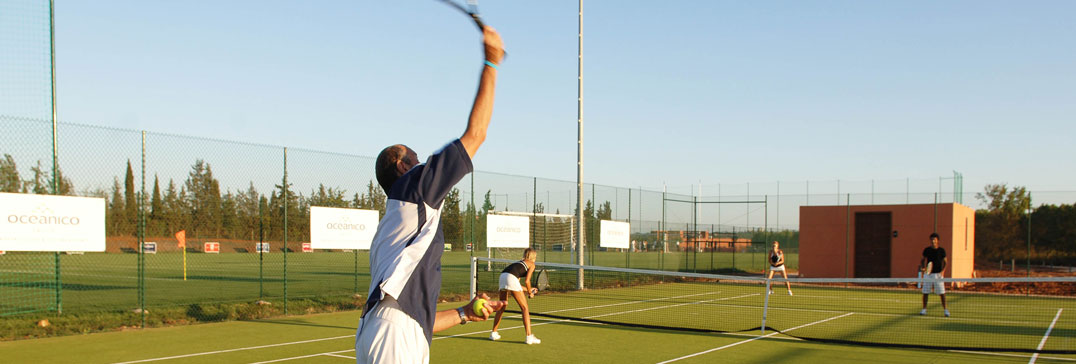 Tennis players at the Amendoeira Resort