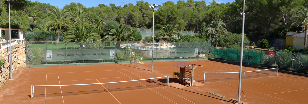 Tennis on clay courts in Mallorca