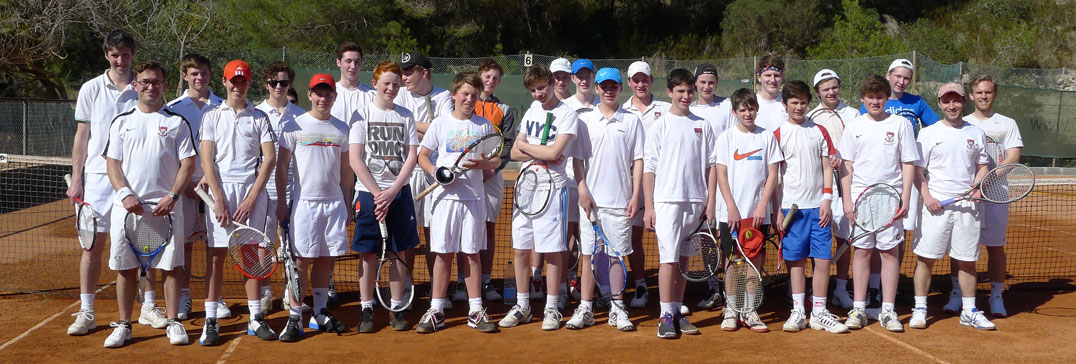 School tennis group in Mallorca 
